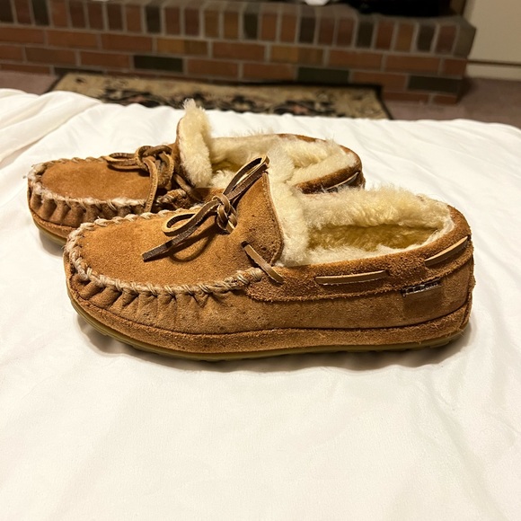 SOLD!! Ladies Sz 7 LL Bean Wicked Good Sheep Shearling Moccasin Slippers - Picture 15 of 16